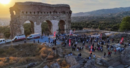 TRALLEİS ANTİK KENTİ’NDE SANAT VE MİTOLOJİ BULUŞMASI