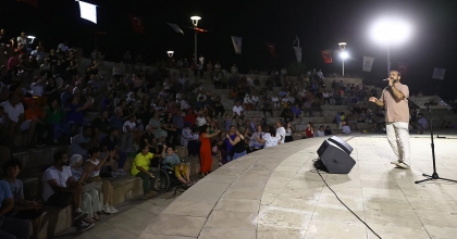 YAZ KONSERLERİ BİNLERİ BULUŞTURDU