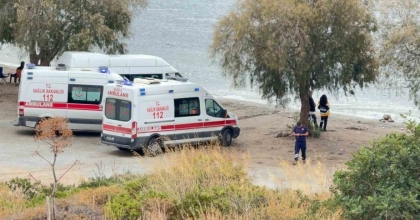 YÜZEREK KARAYA ÇIKAN 2 DÜZENSİZ GÖÇMEN KURTARILDI
