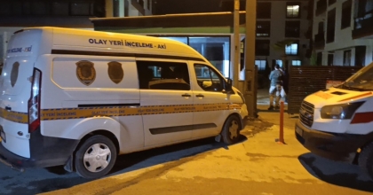 İZMİR’DE DEHŞET: ANNE VE BABASINI ÖLDÜRÜP İNTİHAR ETTİ
