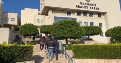MARMARİS’TE ÖRGÜTLÜ TEFECİLİK OPERASYONU: 4 KİŞİ TUTUKLANDI
