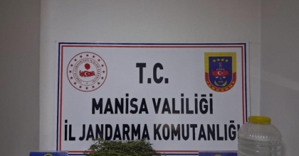 MANİSA’DA 320 GRAM ESRAR VE 10 LİTRE KAÇAK ALKOL ELE GEÇİRİLDİ