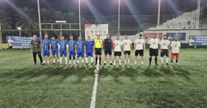 KUŞADASI’NDA GÖREV ŞEHİTLERİ TURNUVASI’NDA ÇEYREK FİNAL HEYECANI BAŞLADI