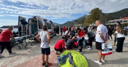 FETHİYE’DE YAMAÇ PARAŞÜTLERİ HAVADA ÇARPIŞTI: 3 YARALI