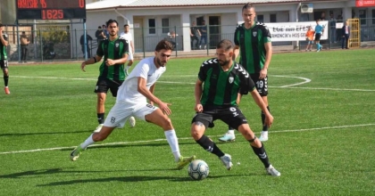 SİYAH-BEYAZLILAR SAHADAN MAĞLUBİYET İLE AYRILDI