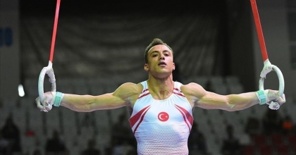 EÜ MEZUNU MİLLİ CİMNASTİKÇİ ADEM ASİL, DÜNYA 2’NCİSİ OLDU
