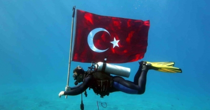 FETHİYE’DE 29 EKİM, DALYAN KOYU’NDA SU ALTINDA COŞKUYLA KUTLANDI
