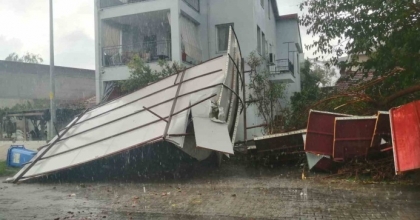 KÖYCEĞİZ’DE FIRTINA VE SAĞANAK YAĞIŞ ETKİLİ OLDU
