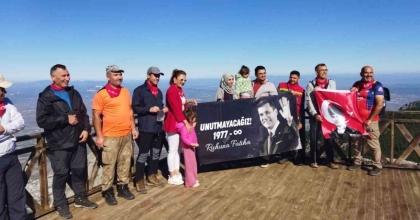 MANİSA’DA ’ŞEHİTLİKTEN ZİRVEYE’ 1500 METRELİK ANMA TIRMANIŞI
