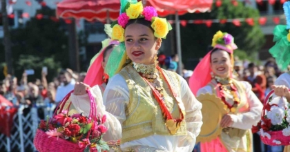 İZMİR’DE CUMHURİYET BAYRAMI COŞKUSU