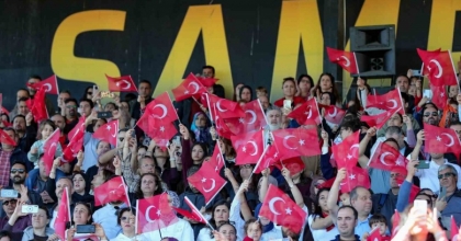 ALİAĞA ATATÜRK STADYUMU’NDA CUMHURİYET COŞKUSU