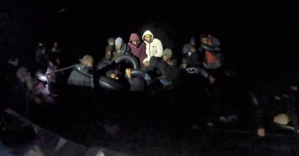 İZMİR AÇIKLARINDA 43 DÜZENSİZ GÖÇMEN KURTARILDI