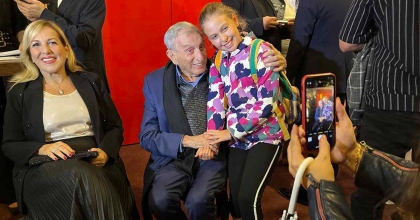 98 YAŞINDAKİ HALDUN DORMEN, 'HİSSELİ HARİKALAR KUMPANYASI' İLE REKOR KIRDI