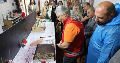 ERASMUS PROJESİ ORTAKLARI MENTEŞE’DE GELENEKSEL EBRU DENEYİMİ YAŞADI