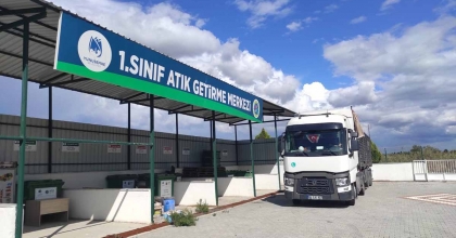 YUNUSEMRE'DE 3 BİN 200 KİLOGRAM İLAÇ TOPRAĞI ZEHİRLEMEDEN İMHA EDİLDİ