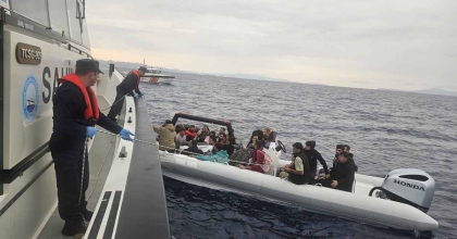 YUNANİSTAN'IN GERİ İTTİĞİ 36 DÜZENSİZ GÖÇMEN KURTARILDI