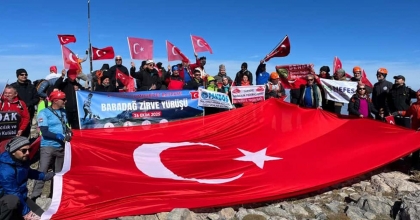 BABADAĞ’IN ZİRVESİNDE CUMHURİYET COŞKUSU