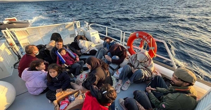 BODRUM'DA 24 DÜZENSİZ GÖÇMEN YAKALANDI, 19'U KURTARILDI