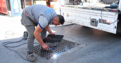 BODRUM'DA MAZGAL VE YAĞMUR SUYU HATTI TEMİZLİĞİ SÜRÜYOR