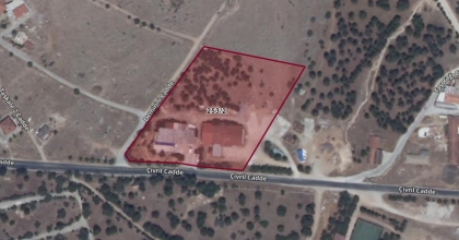 ÇAL'DA SATILIK SOĞUK HAVA DEPOSU VE ARSA