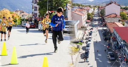 ÇAMELİLİ ÇOCUKLAR CUMHURİYETE KOŞTU