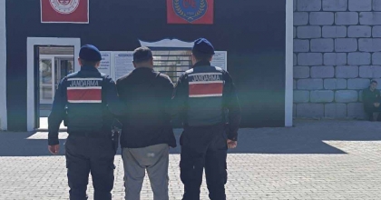 ÇEŞİTLİ SUÇLARDAN 26 YIL HAPİS CEZASI İLE ARANAN ŞAHIS YAKALANDI