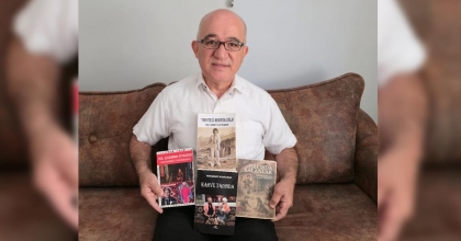 EMEKLİ ÖĞRETMEN KENT KÜLTÜRÜNE HİZMET EDİYOR