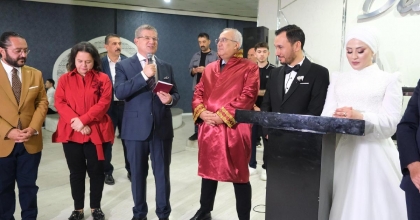 GAZETECİ DEMİR’İN NİKÂHINI ARSLAN KIYDI