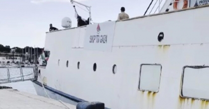 GAZZE’YE YARDIM İÇİN YOLA ÇIKAN FİLOYA İSRAİL ENGELİ: YÜZLERCE AKTİVİST ALIKONULDU