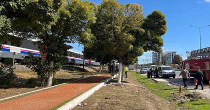 İNCİRLİOVA’DA TRENİN ÇARPTIĞI YAŞLI KADIN AĞIR YARALANDI