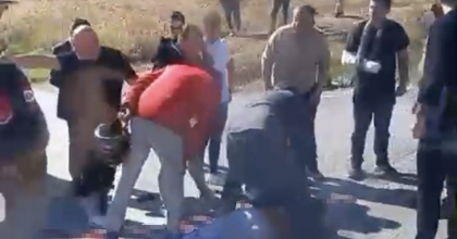 İZMİR’DE OTOMOBİL İLE MOTOSİKLET ÇARPIŞTI: 15 YAŞINDAKİ SÜRÜCÜ HAYATINI KAYBETTİ