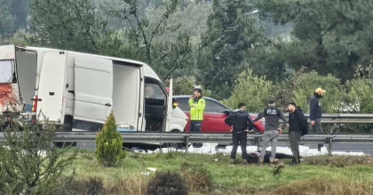 İZMİR’DE ZİNCİRLEME TRAFİK KAZASI: 1 ÖLÜ, 3 YARALI