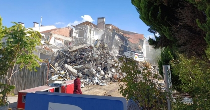 KALE DEVLET HASTANESİ’NİN YIKIMINA BAŞLANDI