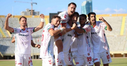 KARŞIYAKA, KAYIPSIZ BİR ŞEKİLDE YOLUNA DEVAM EDİYOR