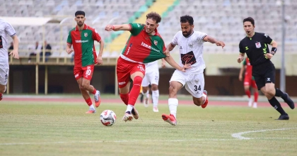 KARŞIYAKA’DA YASİN UZUNOĞLU DİKKATLERİ ÇEKİYOR