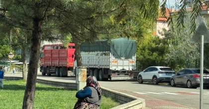 KENTİN CADDE VE SOKAKLARINI AĞIR TONAJLI ARAÇLARIN İŞGAL ETMESİNE VATANDAŞLAR TEPKİLİ