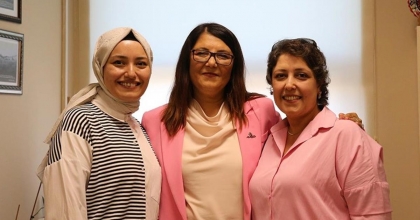 MEME KANSERİNİ YENDİ, ŞİMDİ DİĞER KADINLARA UMUT OLUYOR