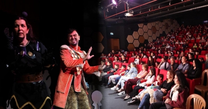 MERKEZEFENDİ KENT TİYATROSU SEYİRCİYLE BULUŞTU