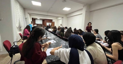 MUĞLA'DA GENÇLERDEN YURT ÖĞRENCİLERİNE SERAMİK ATÖLYESİ