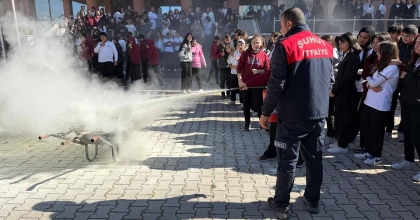 OKUL BAHÇESİNDE YANGIN TATBİKATI YAPILDI