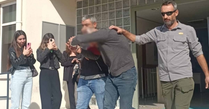 POLİSİN 'DUR' İHTARINA UYMAYAN ARAÇTAN UYUŞTURUCU ELE GEÇİRİLDİ