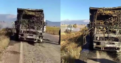 SAMAN YÜKLÜ KAMYON ALEVLERE TESLİM OLDU