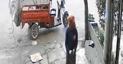 SANAYİ SİTESİNDEKİ HIRSIZLIK GÜVENLİK KAMERASINDA