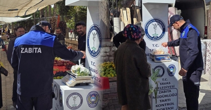 TAVAS BELEDİYESİ PAZARYERLERİNDE TARTILARI KONTROL ETTİ