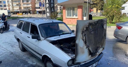 TURGUTLU’DA SEYİR HALİNDEKİ OTOMOBİL ALEV ALDI