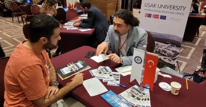 UŞAK ÜNİVERSİTESİ TUNUS’TA ULUSLARARASI ÖĞRENCİLERE SUNDUĞU İMKANLARI ANLATTI