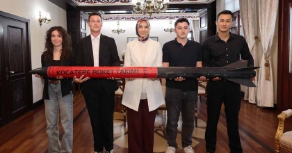 VALİYİ ZİYARETE ROKETLE GELDİLER