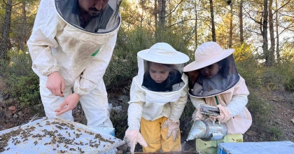 YATAĞANLI MİNİKLERDEN ARICILIĞA ERKEN BAŞLANGIÇ
