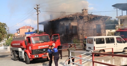 BOZDOĞAN’DA EV YANGINI
