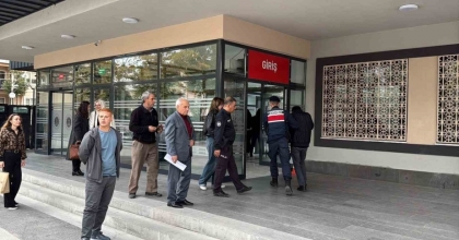 AFYONKARAHİSAR MERKEZLİ 6 KENTTE TELEFON DOLANDIRICILARINA OPERASYON
